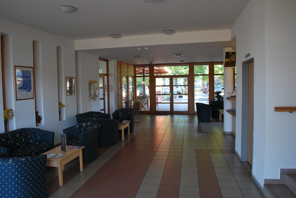 Hotel Holiday Siófok Exteriör bild