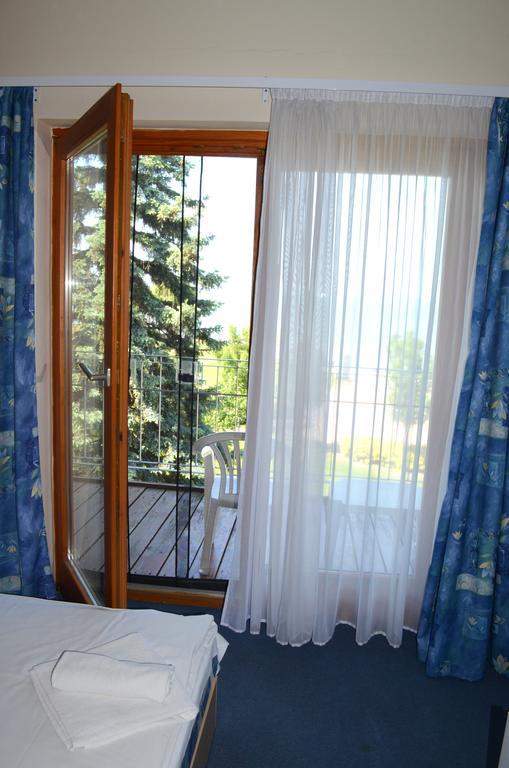 Hotel Holiday Siófok Exteriör bild